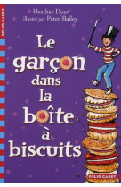 Le garcon dans la boite a biscuits