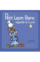 Petit lapin blanc regarde la lune