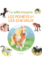 Les poneys et les chevaux