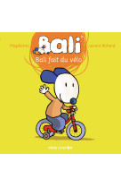 Bali fait du vélo