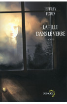 La fille dans le verre